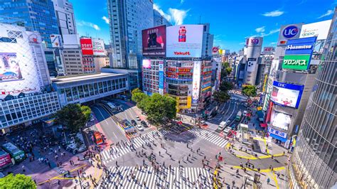 澀谷哪個商場堪稱是現代都市生活不可或缺的一部分，它不僅僅是一個購物中心，更是個融合了美食、娛樂與藝術的複合體。